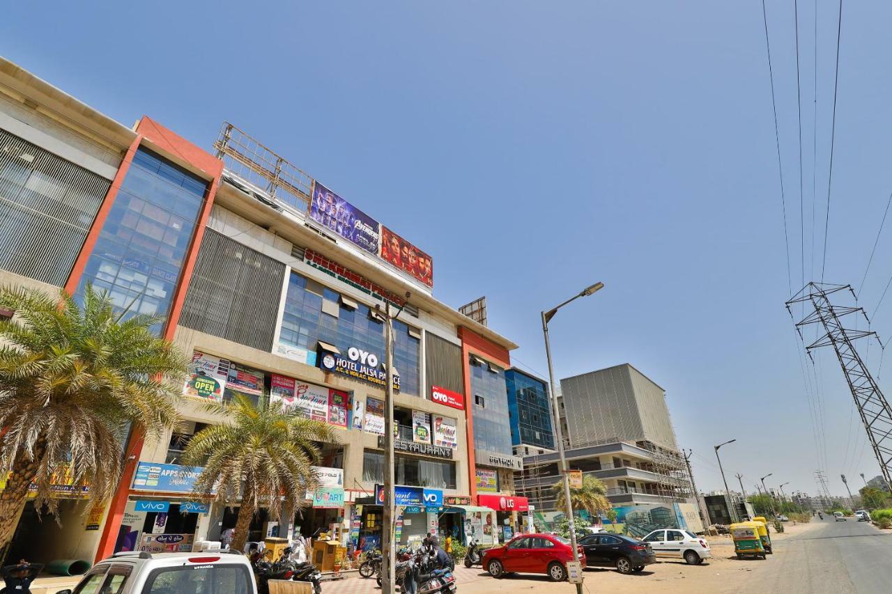 Oyo 37398 Hotel Jalsa Palace Narora Exterior foto